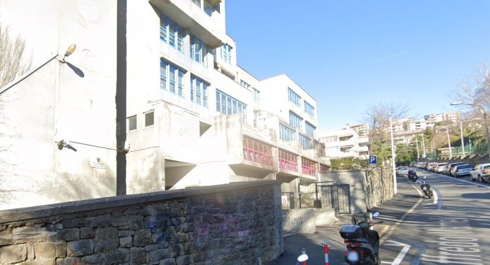 Lega contro i bagni senza genere al Liceo Galilei: 'Una follia che lede il pudore degli studenti'