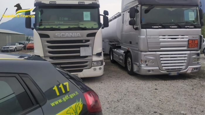 Udine: Sequestrati 62 Mila Litri di Benzina di Contrabbando e Due Autoarticolati – Denunciati Due Autotrasportatori