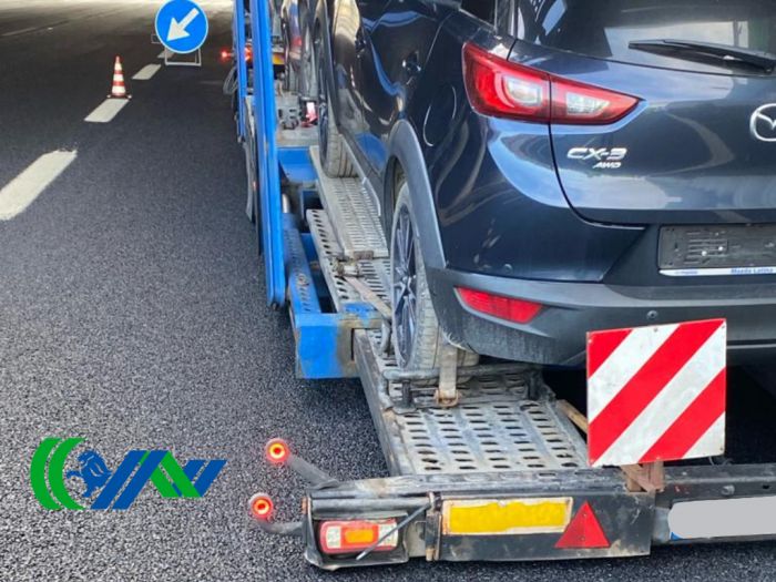 Passante di Mestre, tir perde la ruota: centrate tre auto, gli ausiliari evitano ulteriori danni