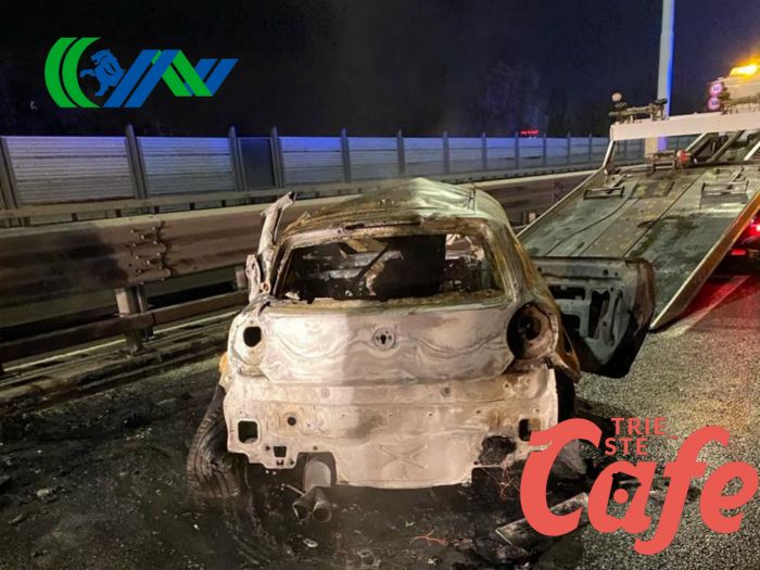 Tangenziale di Mestre, incidente con auto a fuoco nella notte