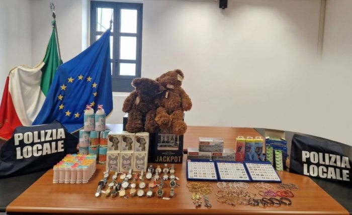Allarme sicurezza a Trieste, sequestrati 2.200 prodotti non a norma: coinvolti anche giocattoli per bambini