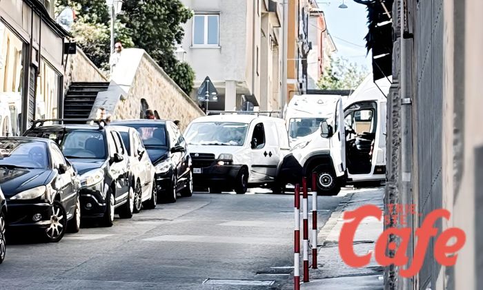 Incidente in via della Guardia, traffico rallentato all’incrocio con via Caprin