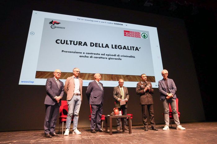 Cultura della legalità: al Rossetti 800 studenti a confronto con Carabinieri, istituzioni e Despar Nord
