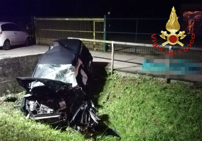 Maserà, auto contro un muretto di un canale di scolo: deceduto l’autista