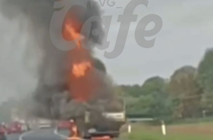 Camion in fiamme sulla A4 all'altezza di Villesse: cause ancora sconosciute