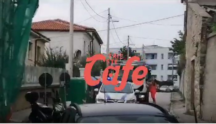 Via Costalunga, 73enne non dà la precedenza ad uno scooterista e la manda all'ospedale  (VIDEO)