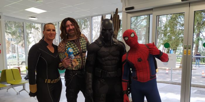 Sorpresa per i bimbi del Burlo, visite del gruppo degli Heros For Love!