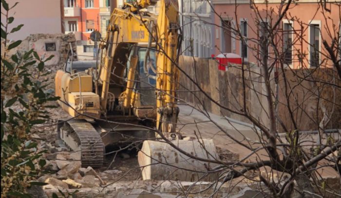 Genitori degli alunni delle scuole di via Frausin: "Demolizione dell’Ex Pavan polverosa, rumorosa e pericolosa"