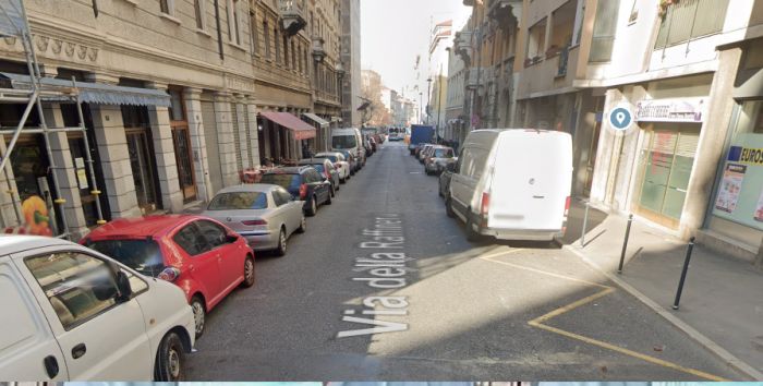 Aggressione violenta in via Raffineria, aggredito e picchiato con calci e pugni da una dozzina di persone