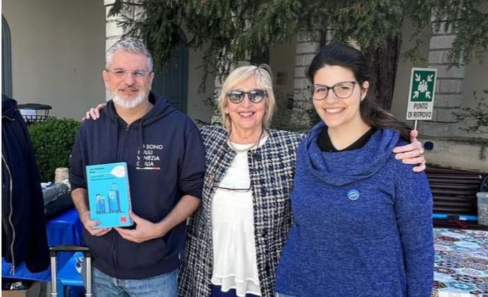 “La valigia blu”: un viaggio lungo una vita; successo la presentazione del libro di Raffin e Conventini 