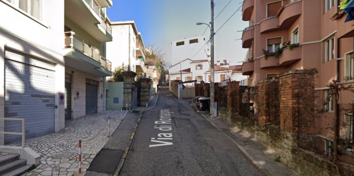 "In via Romagna tre ragazzi fotografano abitazioni private, avvertite le forze dell’ordine"