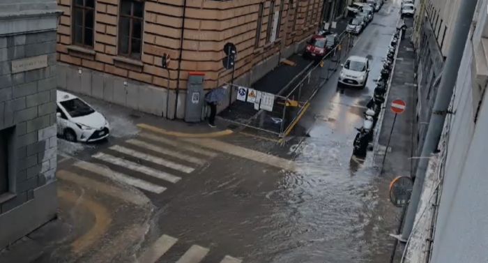 Maltempo a Trieste tra vento, pioggia ed acquazzonI: maxi lavoro per i vigili del fuoco (VIDEO)  