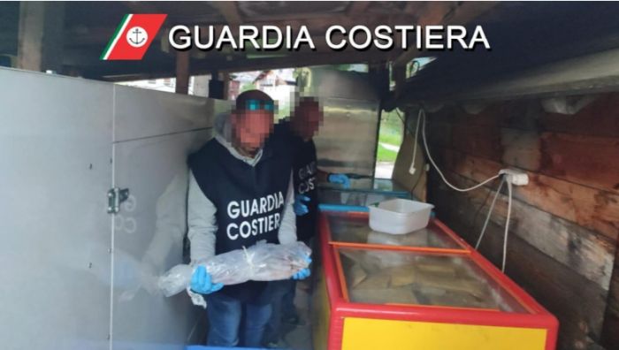 Sequestrati 1400 kg tra prodotti ittici ed alimentari non in regola, sanzioni per un 22.000 euro