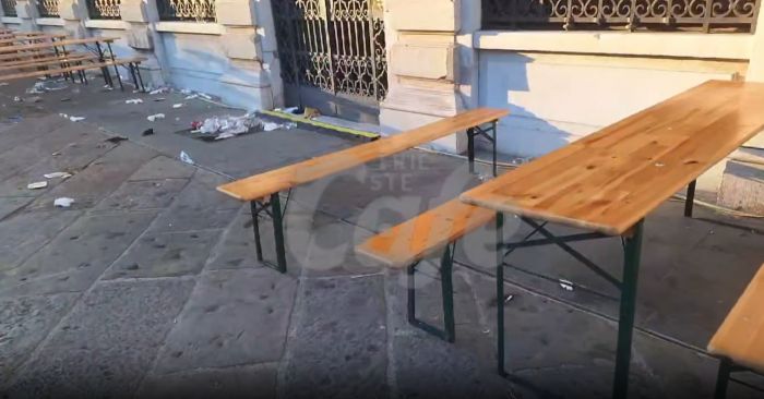 Degrado lungo il Canal Grande, rifiuti abbandonati e topo tra gli scarti vicino Ponterosso (VIDEO)
