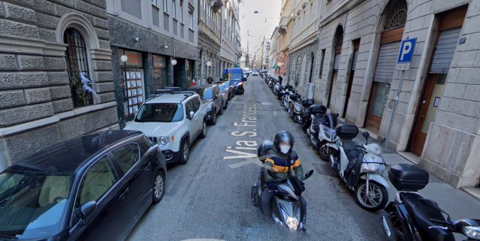 Via San Francesco, minacce fuori da un bar: donna rifiuta approccio, avviso orale per un tunisino!