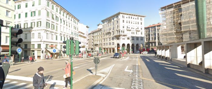 Nuovo scontro tra giovani in piazza Goldoni: tensione crescente a Trieste