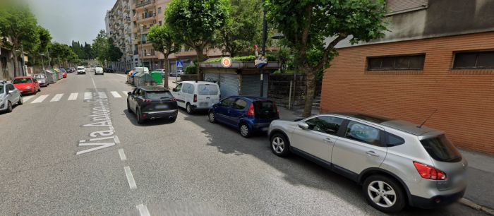 Via Baiamonti, in vendita l'edicola storica: un riflesso della trasformazione del commercio locale