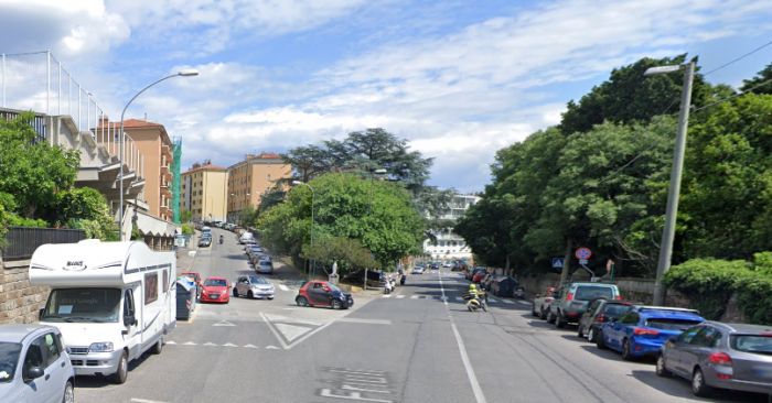 Residenti esasperati: "Gretta, parcheggiare è impossibile tra divieti inutili e sanzioni a pioggia"