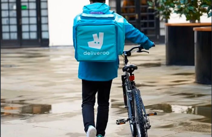 Deliveroo festeggia sei anni a Trieste: boom di ordini e valorizzazione della gastronomia locale