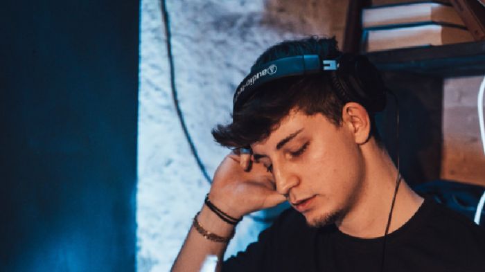 "Trieste ha voglia di ballare": il dj Ricky Ottolino sogna una movida estiva sul mare (VIDEO)