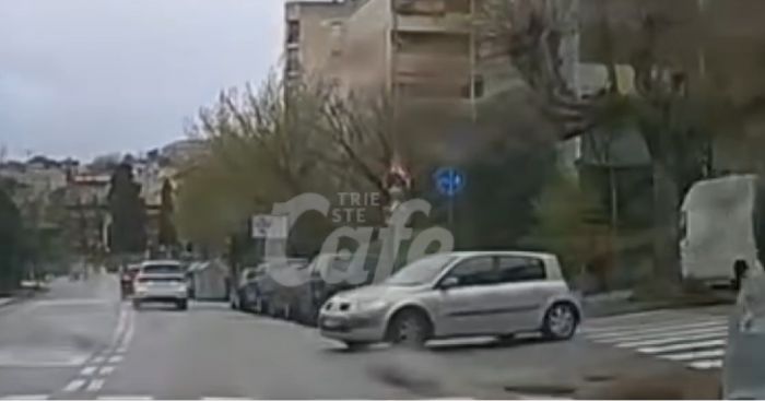 Sfiora la collisione in via Zorutti: auto non rispetta lo stop e rischia lo schianto (VIDEO)