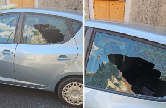 Raid vandalico in via di Prosecco, rotto il finestrino di un’auto davanti al supermercato