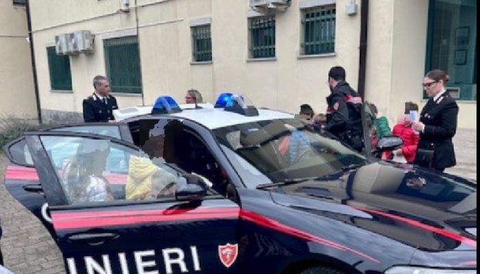 Legalità sui banchi di scuola: oltre 600 studenti incontrano i Carabinieri di Aurisina
