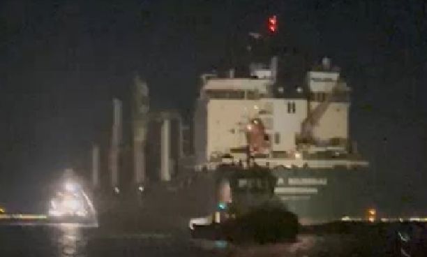 Avaria al motore per la nave cargo liberiana: finisce in secca in Veneto, disincagliata dalla Guardia Costiera