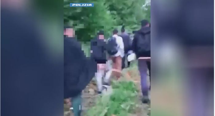 Rotta balcanica, sette arresti a Trieste: sgominata cellula pakistana dedita a sequestri e traffico di migranti (VIDEO)