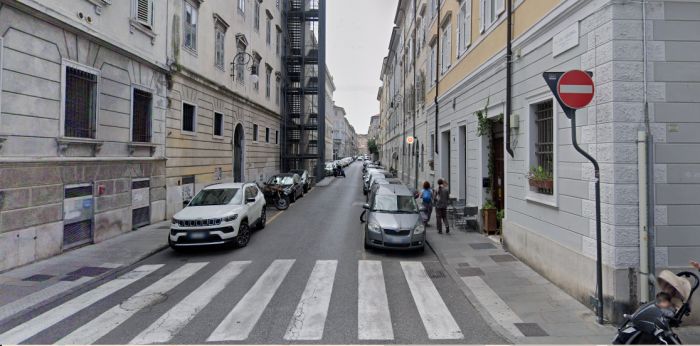 Tentativo di rapina con spray urticante in via Cadorna: giovane triestino aggredito sabato notte