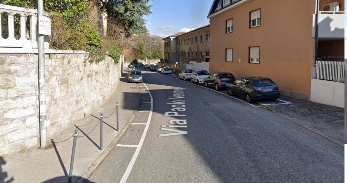 Via Veronese, triestino: "Stalli per motorini sempre vuoti, convertire in spazi per parcheggi auto"