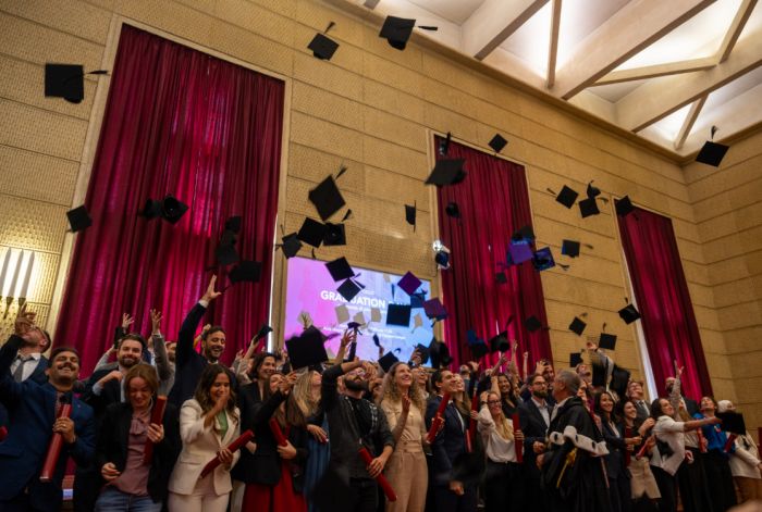 Graduation Day in piazza Verdi: l’Università celebra i nuovi dottori di ricerca nel cuore di Trieste