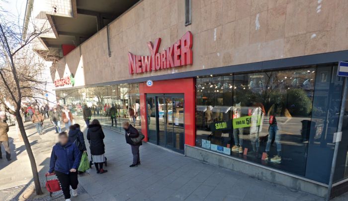 Trieste, tentato furto al New Yorker in largo Barriera: giovane fermato dalla sicurezza e dalla polizia