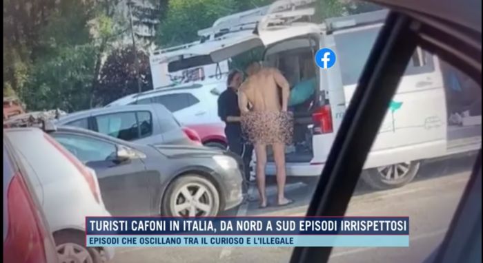 Turismo cafone, l’altra faccia dell’estate: nudi nei parcheggi, balli nelle fontane e campeggi abusivi