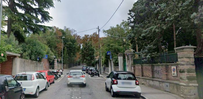 Colpo fallito in via Rossetti, cercava smartphone e sigarette: pakistano pregiudicato in manette 