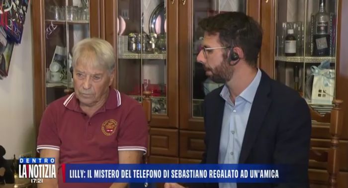 Polo bordeaux e niente giacca, debutto a Dentro la Notizia di Sterpin all’insegna dell’autenticità