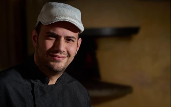 Stefano compie 36 anni, una vita dedicata all’arte della pizza