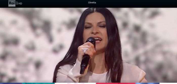 Sanremo, il 'grido' di Laura Pausini: "Basta con le guerre