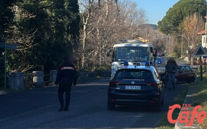Scontro tra due auto a Duino all'ora di pranzo, due feriti all'ospedale