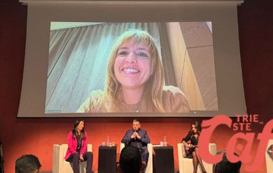Cisint-Ceccardi-Sardone, sala stracolma a Trieste: entusiasmo alle stelle e pubblico in delirio (VIDEO)