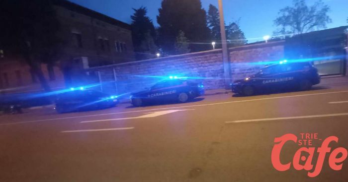 Caos in un appartamento in zona Maddalena, rissa tra più persone: Carabinieri sul posto (VIDEO)