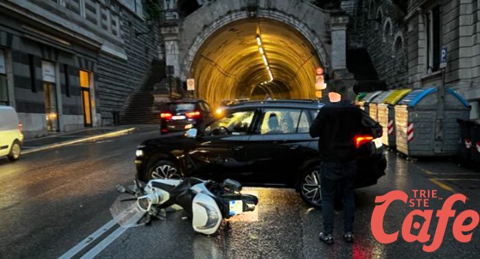 Scontro in via Silvio Pellico tra uno scooter ed un'auto: sul posto l'ambulanza e traffico in tilt