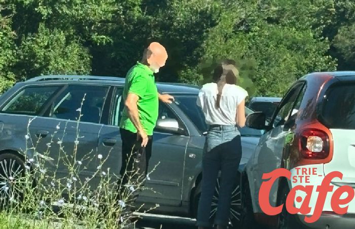 Strada Nuova per Opicina, scontro tra due auto 