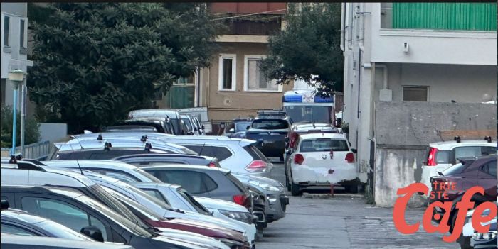 Via Pinguente, uomo in stato di agitazione condotto all'ospedale Cattinara