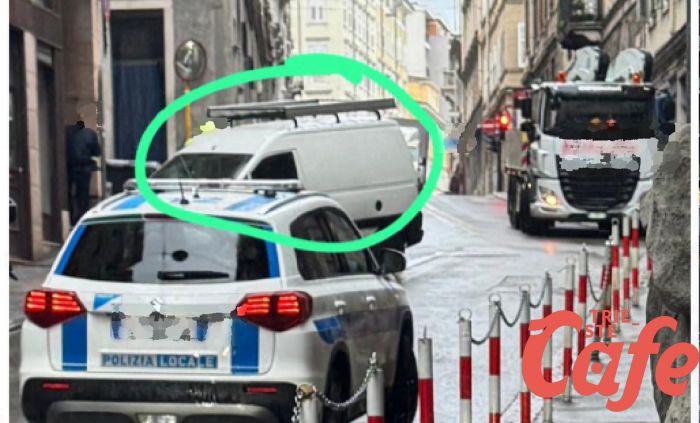 Traffico in tilt in via Gatteri, collisione tra mezzi pesanti: interviene la polizia locale