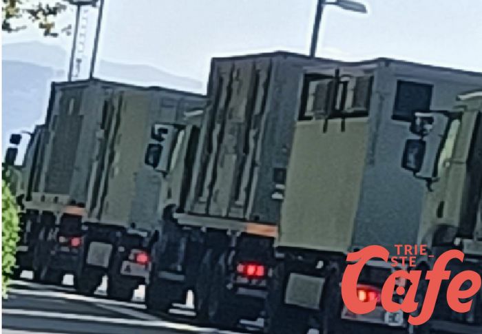 Colonna di mezzi militari a Trieste: preoccupazione tra i cittadini e tilt in Campo Marzio