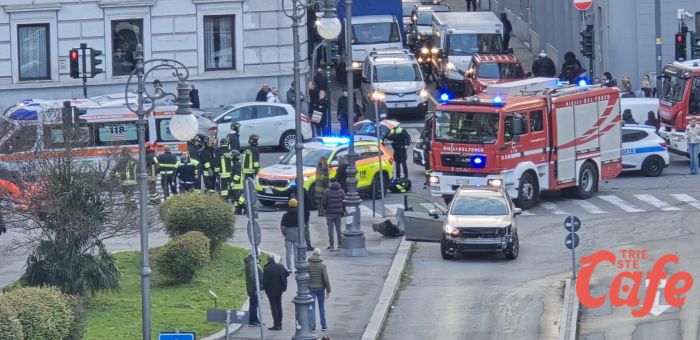 Grave incidente in via Coroneo: motociclista rianimato sul posto e trasportato in codice rosso