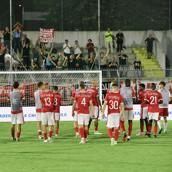 Triestina - Mantova a Fontanafredda, Comune offe gratuitamente due pullman: tifosi rispendendo offerta al mittente