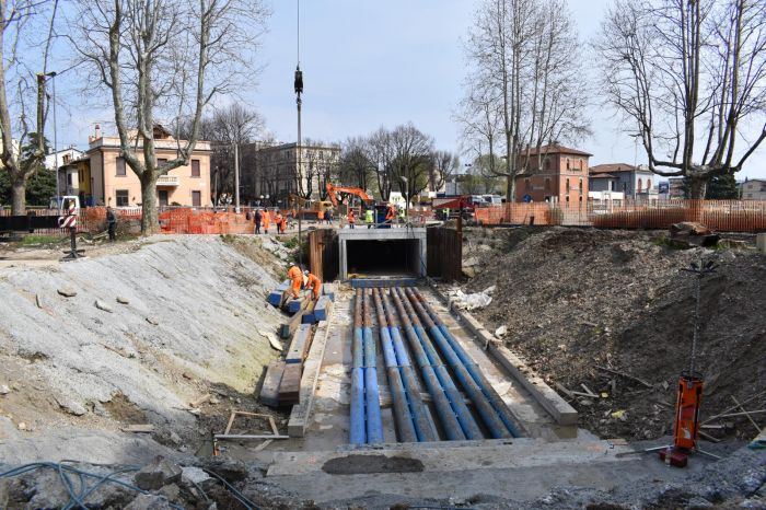 Monfalcone, entro lunedì la rotonda del punto più a nord del Mediterraneo avrà sottopassaggio ciclopedonale