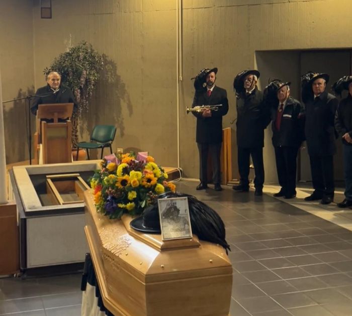 L'ultimo saluto a Claudio Sterpin, almeno 500 persone ai suoi funerali tra commozione e ricordi da condividere 